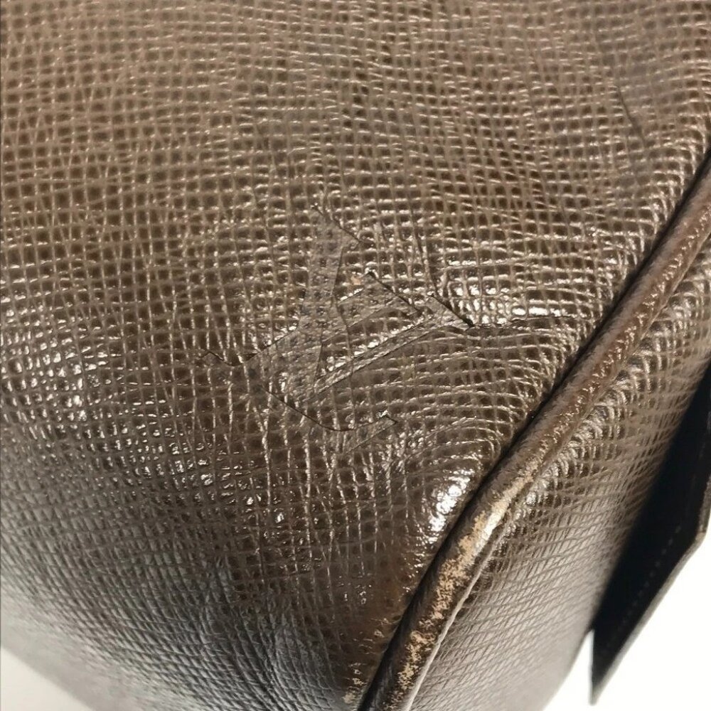 LOUIS VUITTON M32498 Taiga Trousse Ivan Bag Pouch with handle Clutch Bag - Picture 8 of 16